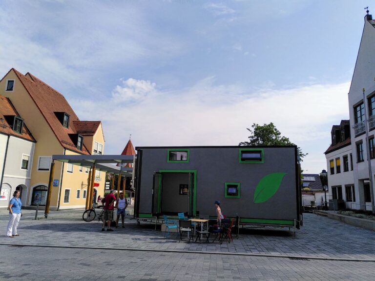 Tiny House und Vortrag am Aichacher Tandlmarkt