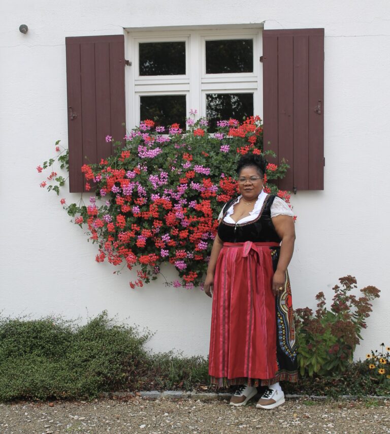 Ausstellung „Ein bisschen zu Hause in Aichach“