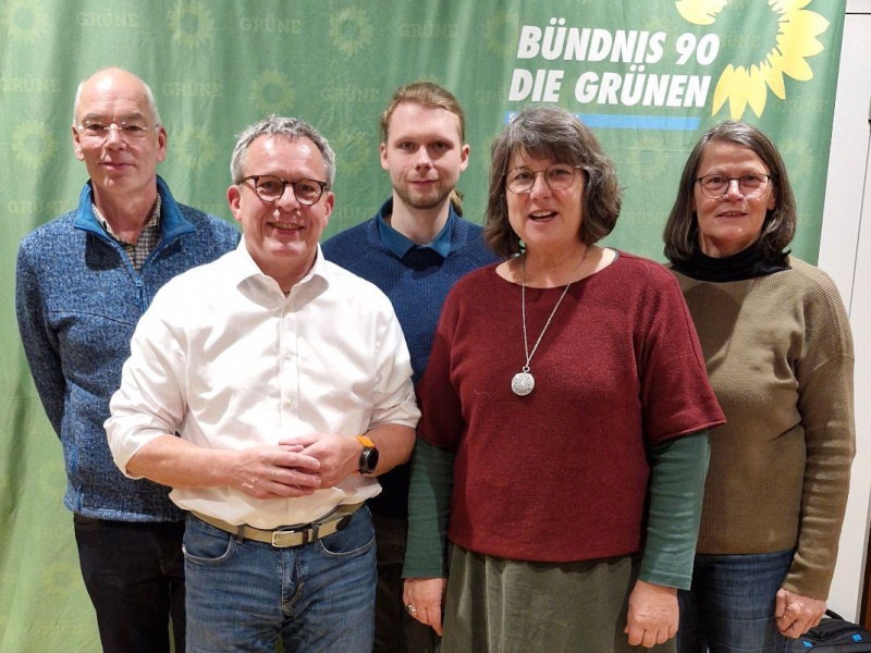 Bezirksdelegiertenkonferenz in Memmingen am 07.12.2024, v.l.n.r.: Wolfgang Schlagenhauf, Bundestagskandidat Helmut Schmidt (Wahlkreis 252), Bundestagskandidat Adrian Lund (Wahlkreis 253), Hiltrud Casper, Monika Gebhard