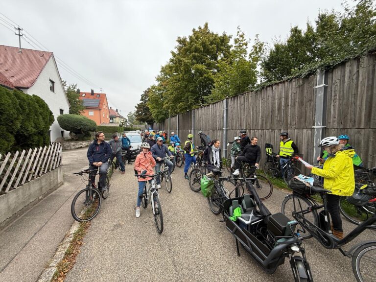 „Mehr Platz fürs Rad – sichere Wege für alle“ – Fahrraddemo in Friedberg
