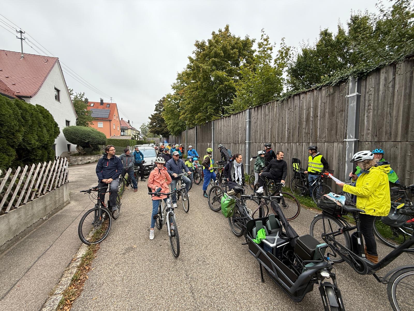 „Mehr Platz fürs Rad – sichere Wege für alle“ – Fahrraddemo in Friedberg